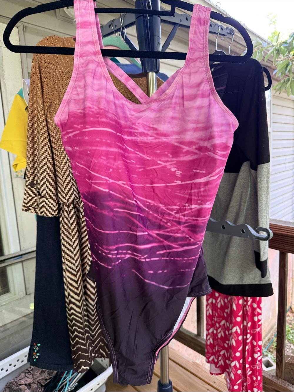 New Women’s size Large Pink Ombre one-piece Swimsuit